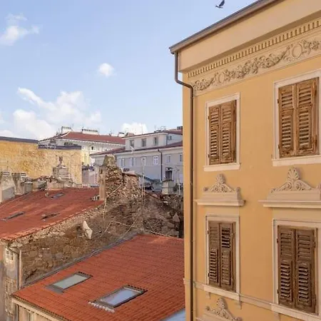 Stylish - Casa Leone - Center